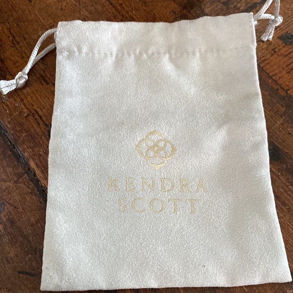 Kendra Scott Earrings - New in Box! - Picture 4 of 9